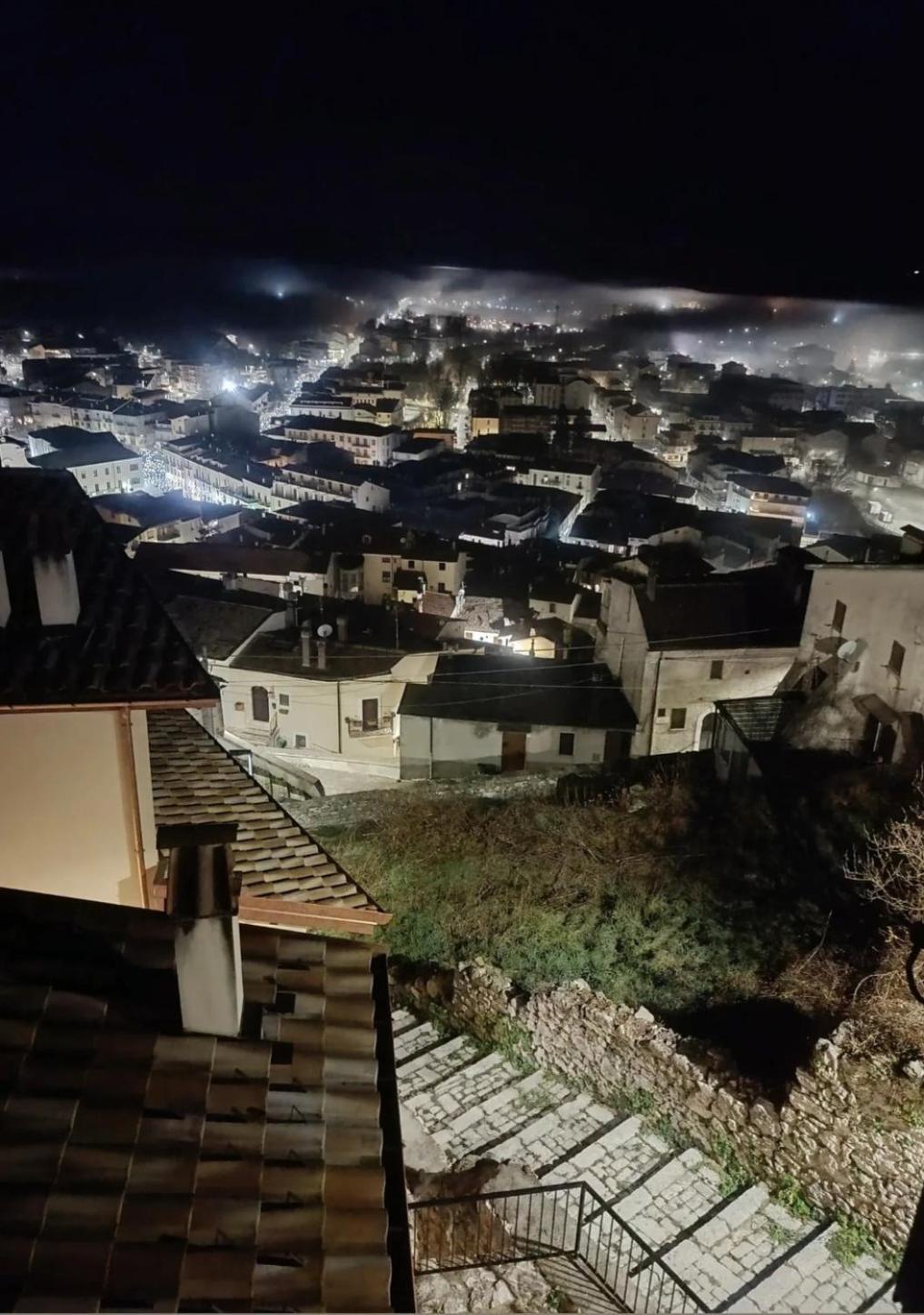 Al Civico 21 Lägenhet Castel Di Sangro Rum bild
